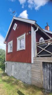 The Red Mini Cottage - 9