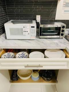 Surrey 2BR Retreat with Free Parking Near Bose Forest Park - 2