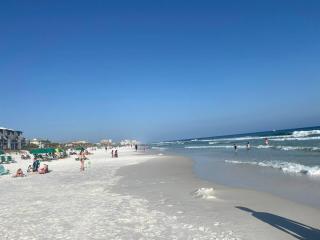 Beach Jewel 5bd-3 1/2 bath -5 min walk to Beach! - 0