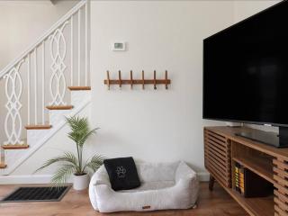 Cozy Stay 2mi to Beach/Downtown - 5