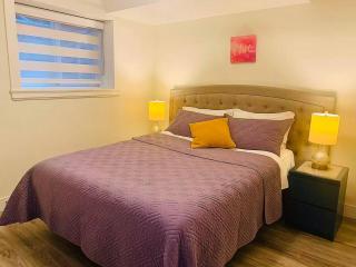 Surrey 2BR Retreat with Free Parking Near Bose Forest Park - 7