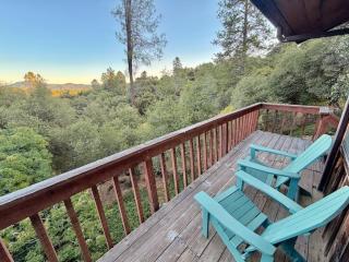 Forest Ridge Cabin - Pet Friendly - Sleeps 10 - 0