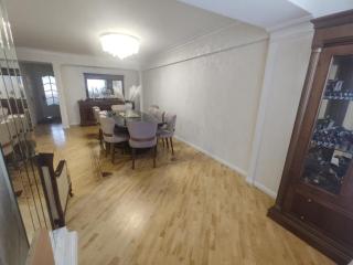 Spacious 90 sqm Apartment in Central Baku near 28 May - 5