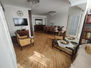 Spacious 90 sqm Apartment in Central Baku near 28 May - 4