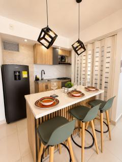 Coral Bay Apartment, Pool, Wifi & Beach - 3
