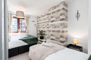 3 Bedroom Apartment with Balcony, Sleeps 7, Sheffield City Centre - 8