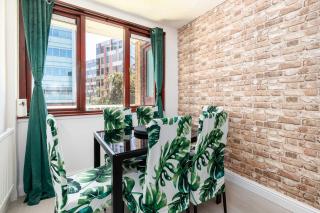 3 Bedroom Apartment with Balcony, Sleeps 7, Sheffield City Centre - 6