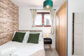 3 Bedroom Apartment with Balcony, Sleeps 7, Sheffield City Centre - 9