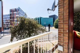 3 Bedroom Apartment with Balcony, Sleeps 7, Sheffield City Centre - 5