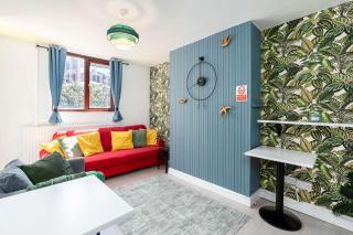 3 Bedroom Apartment with Balcony, Sleeps 7, Sheffield City Centre - 0