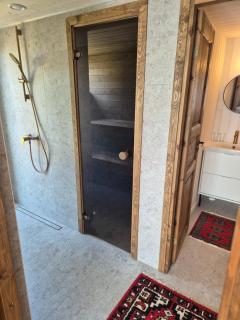 Number 4 - Boutique Stay & Private Mini Spa - 7