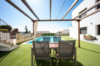 Bonita casa con piscina compartida junto Barcelona Centro - 6