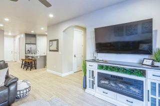 Beautiful 3BR Home Near Zion - Heated Pool & Pickleball - 2