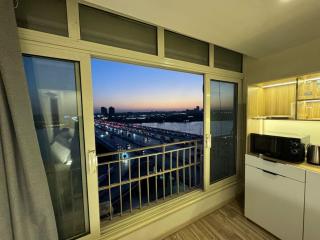 Nile view 2 BR Luxurious apartment in Maadi - 6