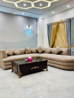 DHA Self Check-in Luxe Suites - 1