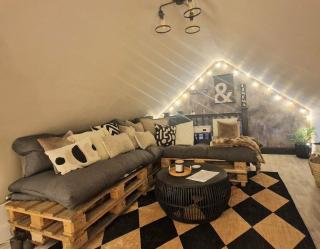 Stone Cottage Relax & Unwind, Cosy Cinema Retreat - 3