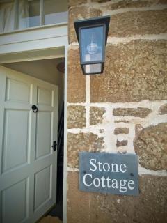 Stone Cottage Relax & Unwind, Cosy Cinema Retreat - 9