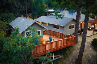 Yosemite Estate - 2 Homes, 2 Hot Tubs, Movie Theater, EV, Mini Golf - 9