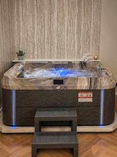 Alto Stays Suite 101 - Romantic Jacuzzi - 3
