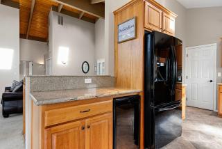 NEW LISTING Riverfront Retreat Peaceful Luxury on the Deschutes River - 5