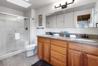 NEW LISTING Riverfront Retreat Peaceful Luxury on the Deschutes River - 4