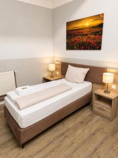 Aparthotel Emilia 24h Check-in, Free Parking and WiFi - 6