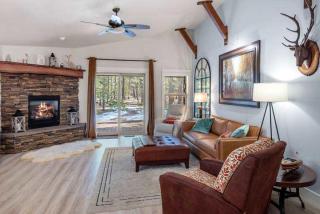 Deschutes Riverhaus Luxury Forest Retreat Hot Tub Near Sunriver Walk to River - 4