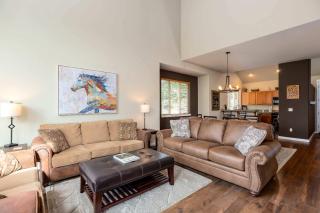 Spacious Eagle Crest Condo wirh Resort Perks - 0