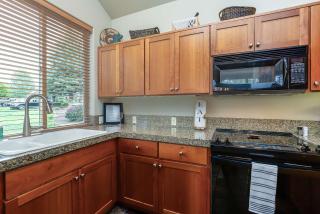 Spacious Eagle Crest Condo wirh Resort Perks - 7