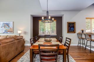 Spacious Eagle Crest Condo wirh Resort Perks - 3