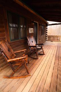 Reclusive Cozy Log Cabin Villa - 4