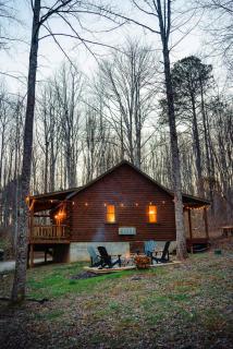 Reclusive Cozy Log Cabin Villa - 2