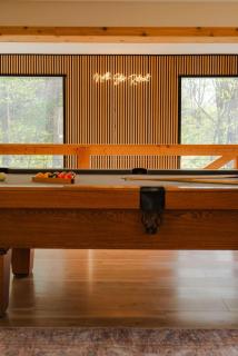 Unique Home Retreat with Creek Villa - 8