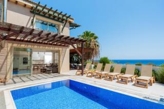 Artisan Seafront Villa - Treehouse - 0