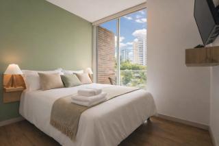 Mountain Views, AC, King Bed, Fast WiFi - 9