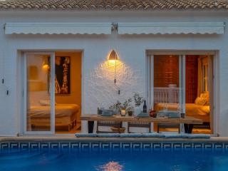 Beautiful villa with pool and stunning view - 8