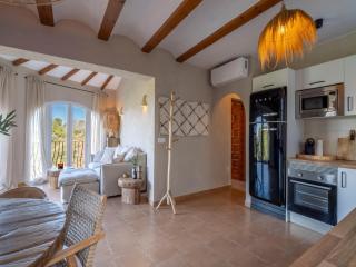 Beautiful villa with pool and stunning view - 3