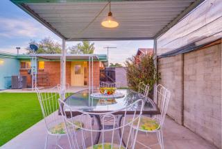 Retro Mid-Century Tucson Home with Vintage Style - 5