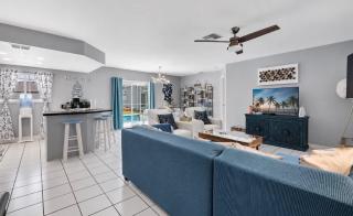 Stunning Nature Coast Heated Salt Pool getaway - 5