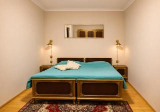 Vintage 4BR Borjomi Hideaway - 2