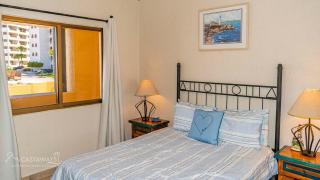 Beachfront Condo 2BR Sleeps 4 Pools & Hot Tubs - 2