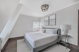 Oceanfront Retreat on Goochs Beach 7 Bedrooms - 2