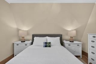 Oceanfront Retreat on Goochs Beach 7 Bedrooms - 1