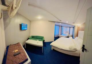 Mall Rd Murree Ciros Hotel - 2