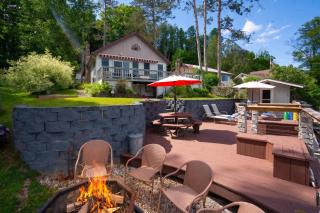 5 Min to Colgate, Pet Friendly, Sleeps 6 - 7