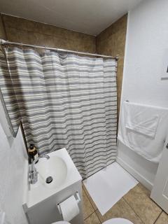 2 Gbps WiFi, Near Miami Medical District, Museums & Dining - 2