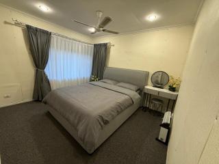 Newly Renovated Stylish Home 3 Queen Beds Netflix Gaming TV - 3