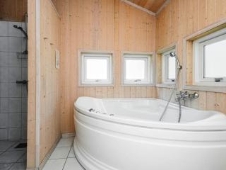 6 person holiday home in Oksbøl-By Traum - 6
