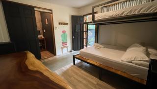 Salty Enthusiasts Share House & Villas - 8