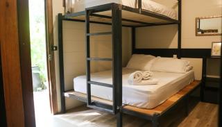 Salty Enthusiasts Share House & Villas - 7